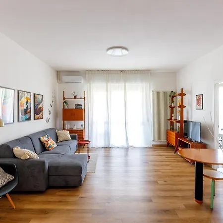 Coki's Free Parking And Wifi