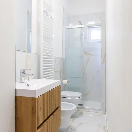 Coki's Free Parking And Wifi Apartament Rawenna