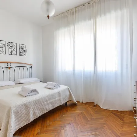 Coki's Free Parking And Wifi Apartmán